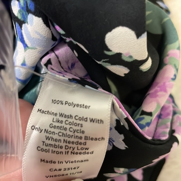 Talbots Floral Blouse‎ - Picture 5 of 5